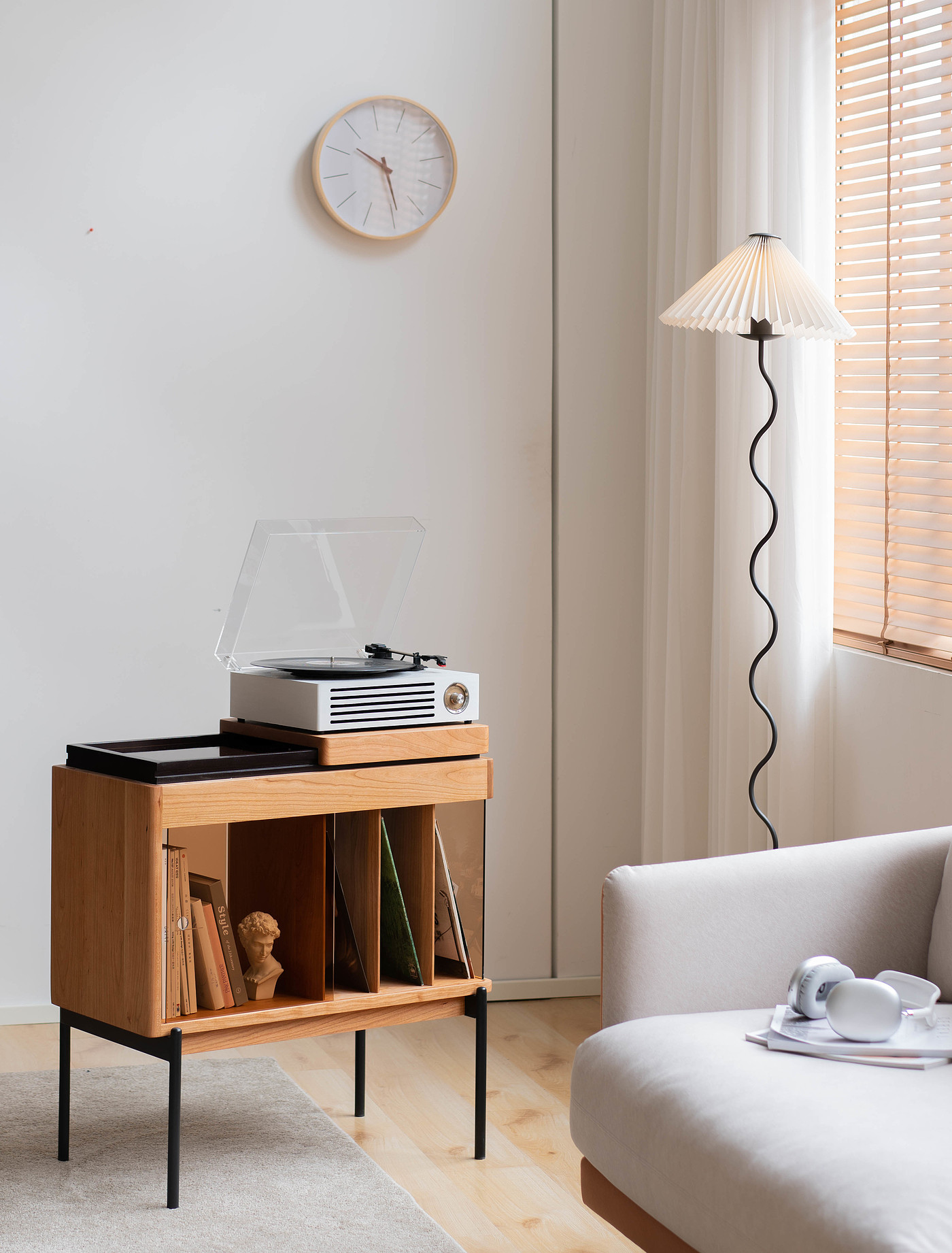 Solid wood furniture，furniture design ，product design，Side cabinet，Magazine Cabinet，Record Cabinet，