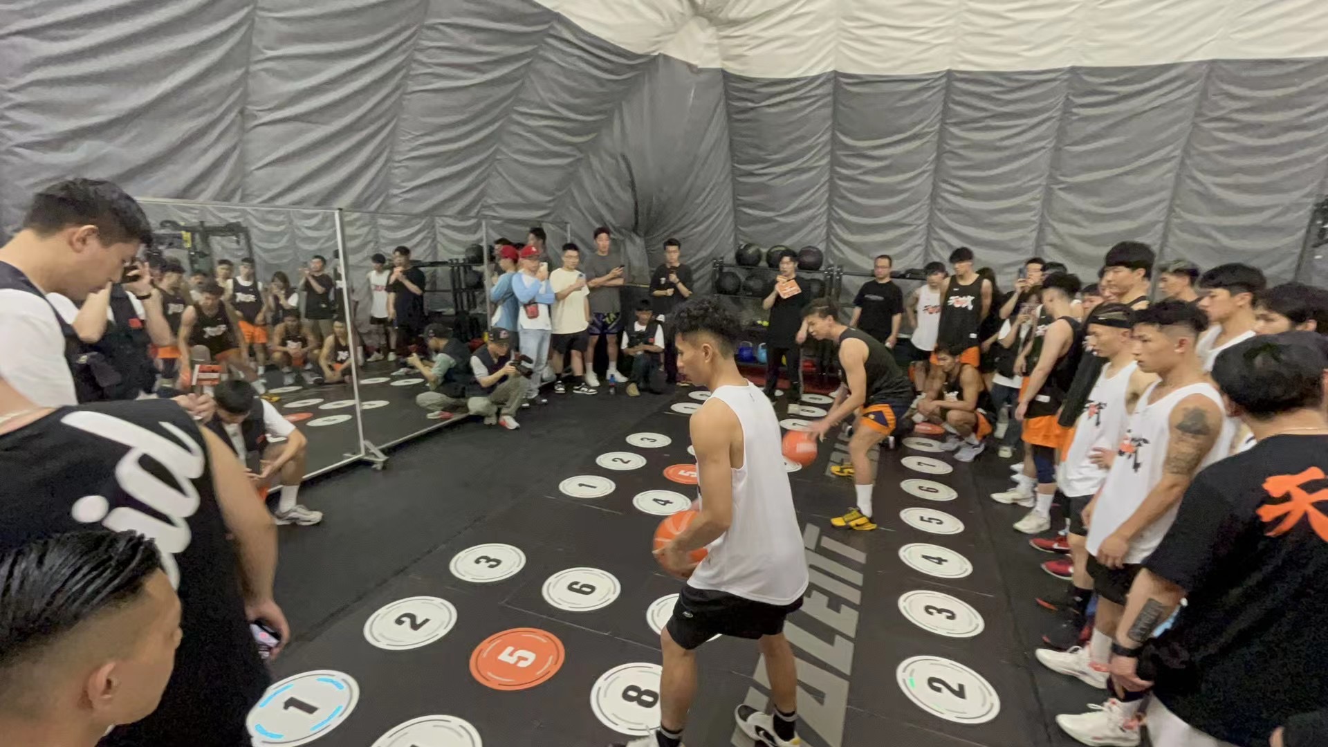 intelligence，electronic product，motion，Sports Equipment，product design，Bodybuilding，acousto-optic，floor，