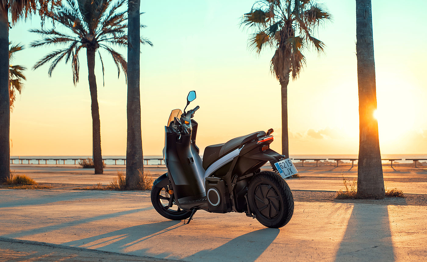 motorcycle，Electric，gules，