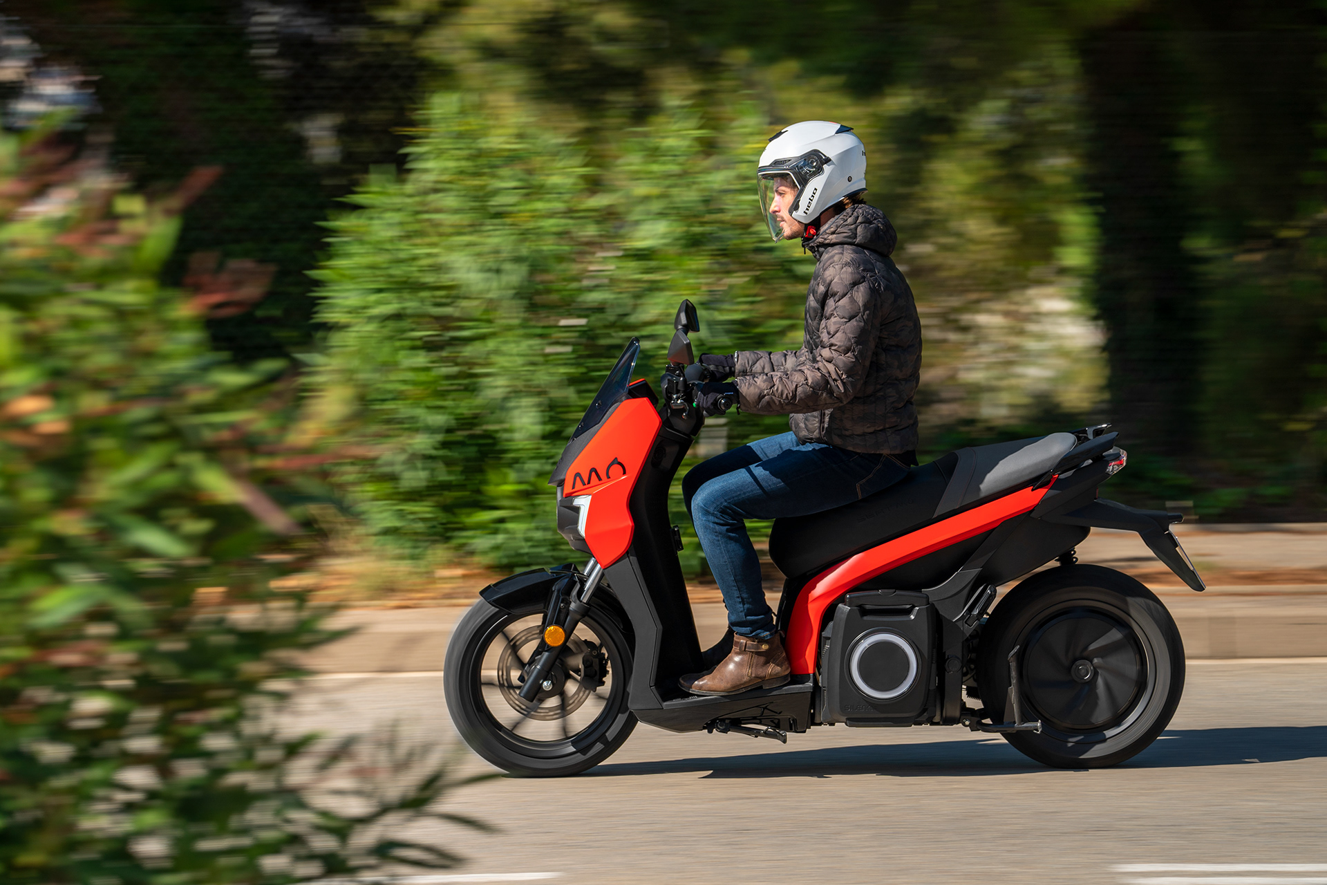 motorcycle，Electric，gules，