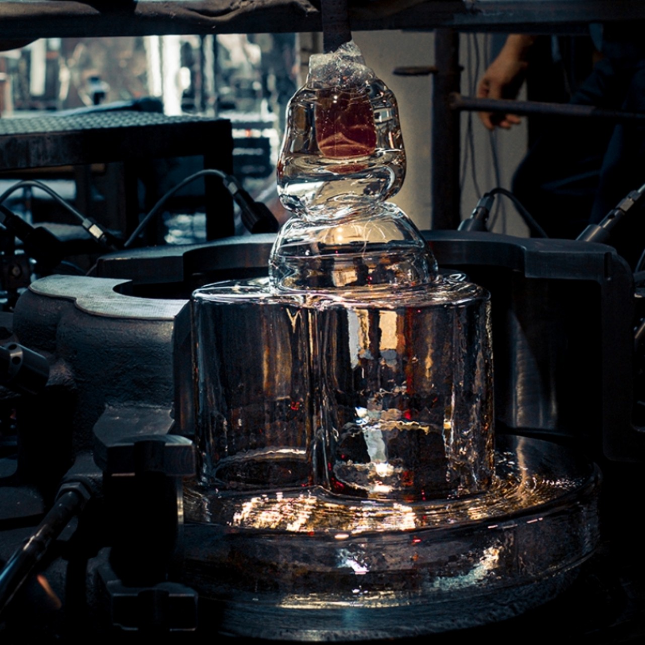 Coffee table，Glass，Creative design，