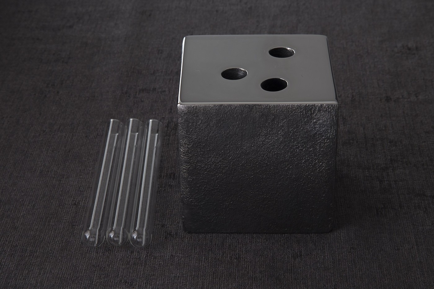 vase，Metal，Glass，Cube，