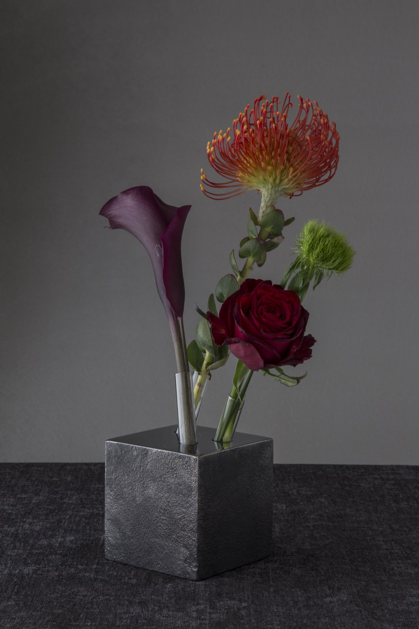 vase，Metal，Glass，Cube，