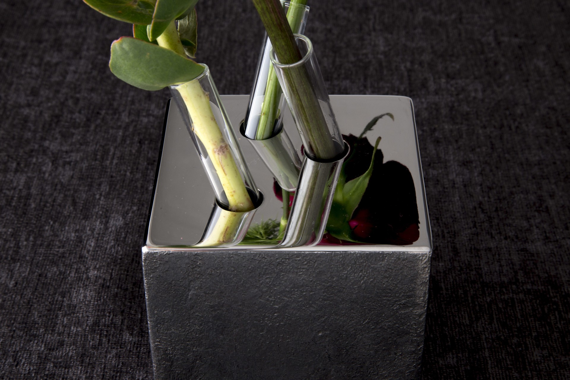 vase，Metal，Glass，Cube，