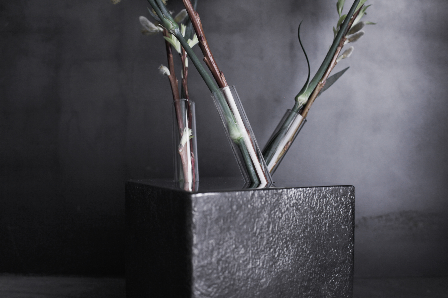 vase，Metal，Glass，Cube，