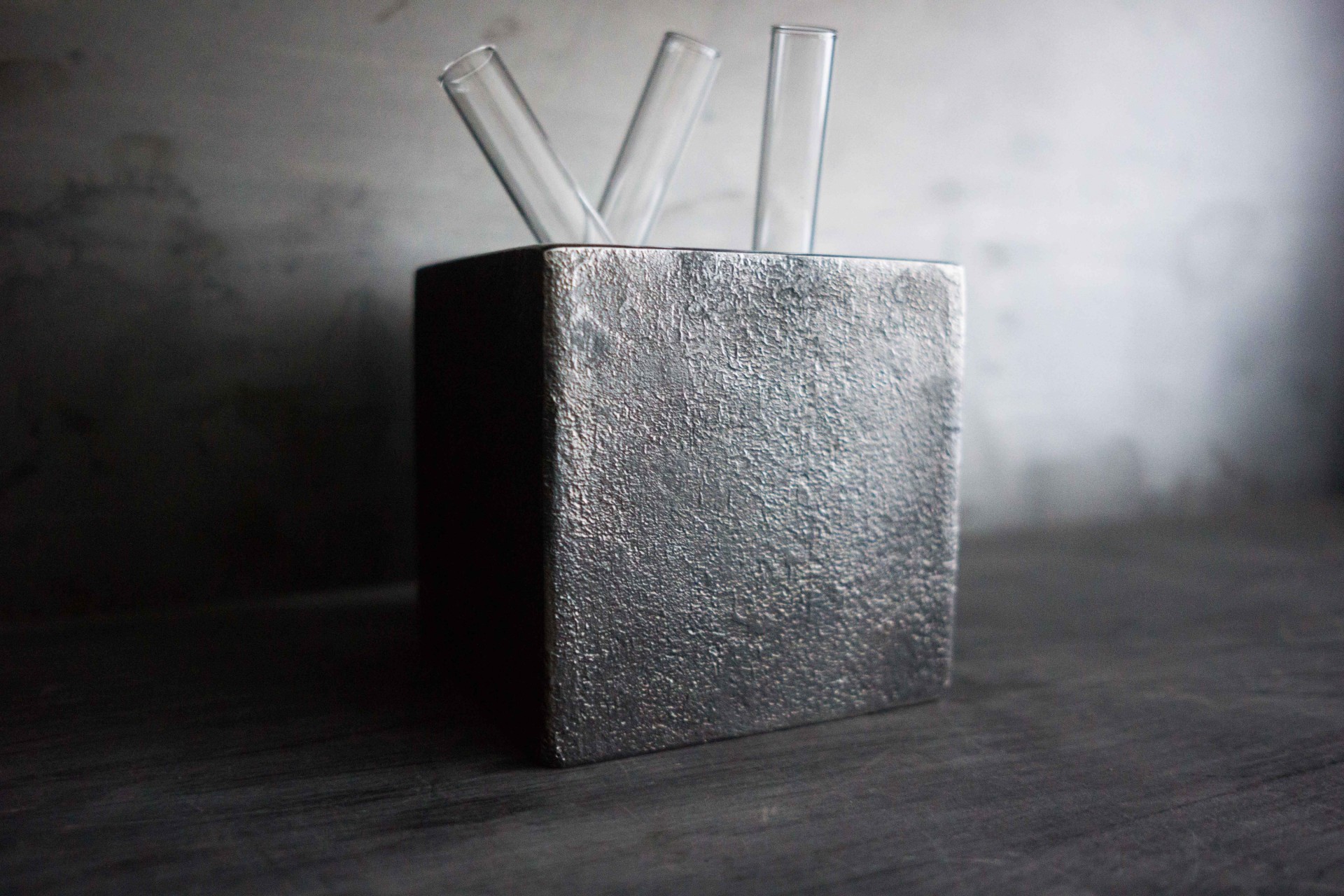 vase，Metal，Glass，Cube，