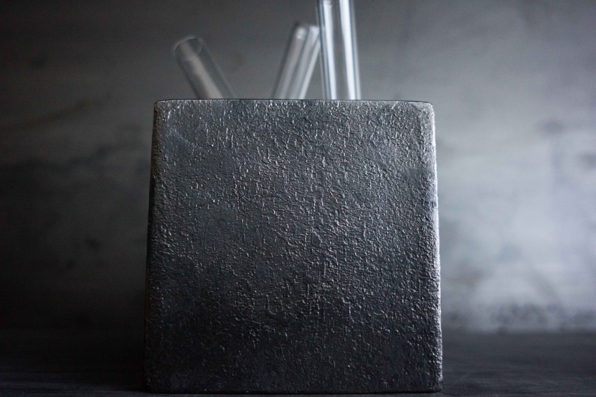 vase，Metal，Glass，Cube，