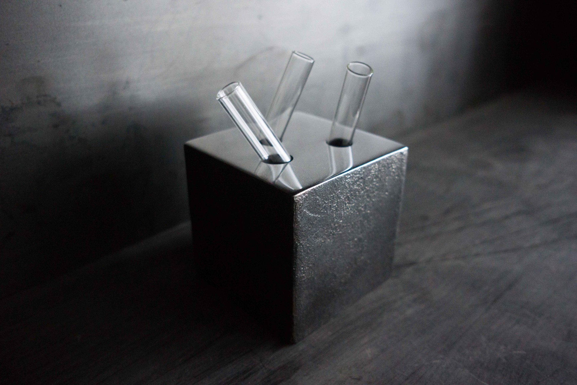 vase，Metal，Glass，Cube，