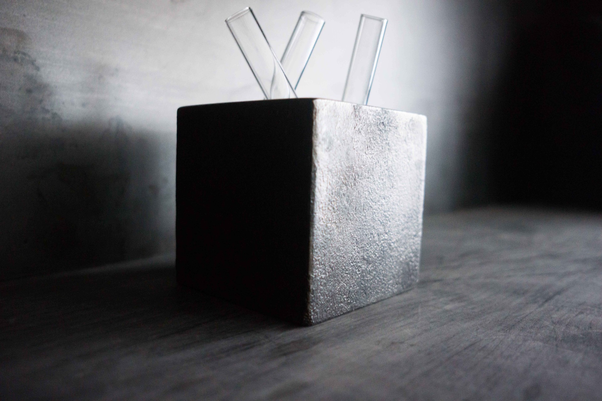 vase，Metal，Glass，Cube，