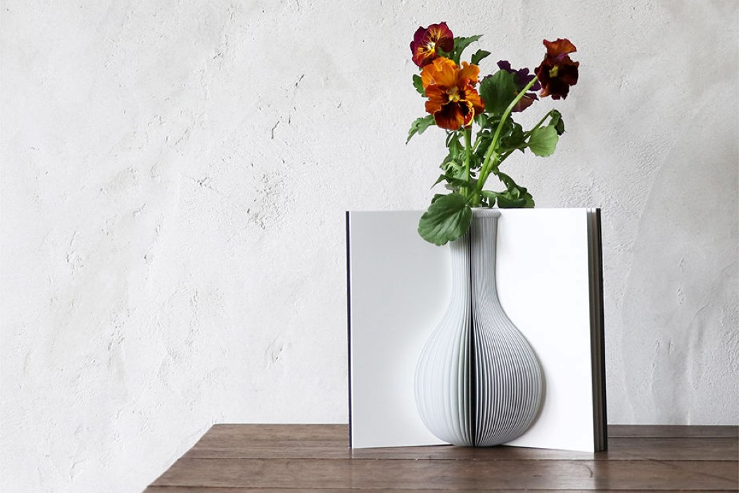 vase，book，decorate，