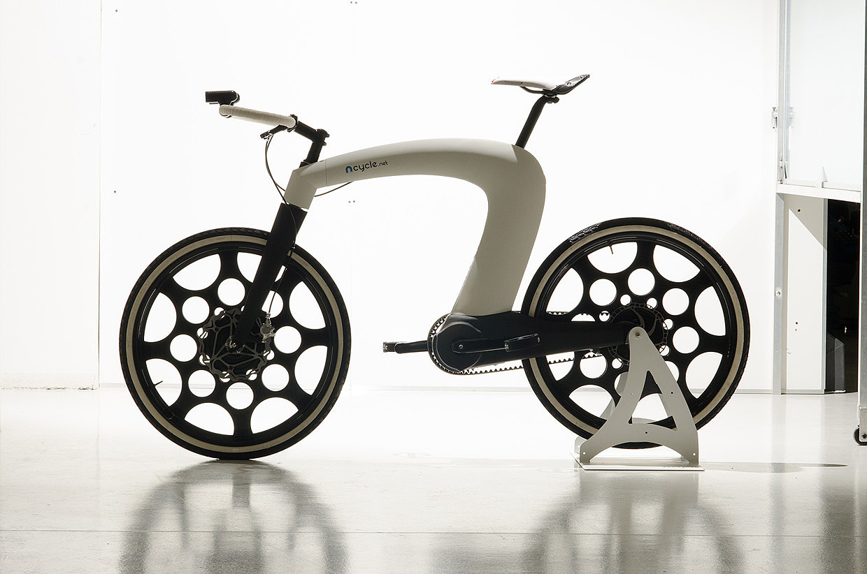 nCycle，black，white，Electronic bicycle，