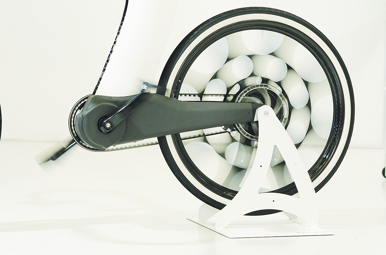 nCycle，black，white，Electronic bicycle，