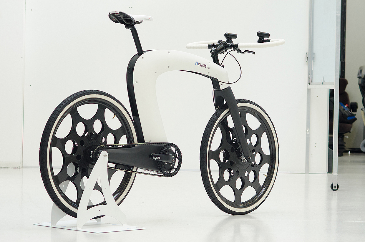 nCycle，black，white，Electronic bicycle，