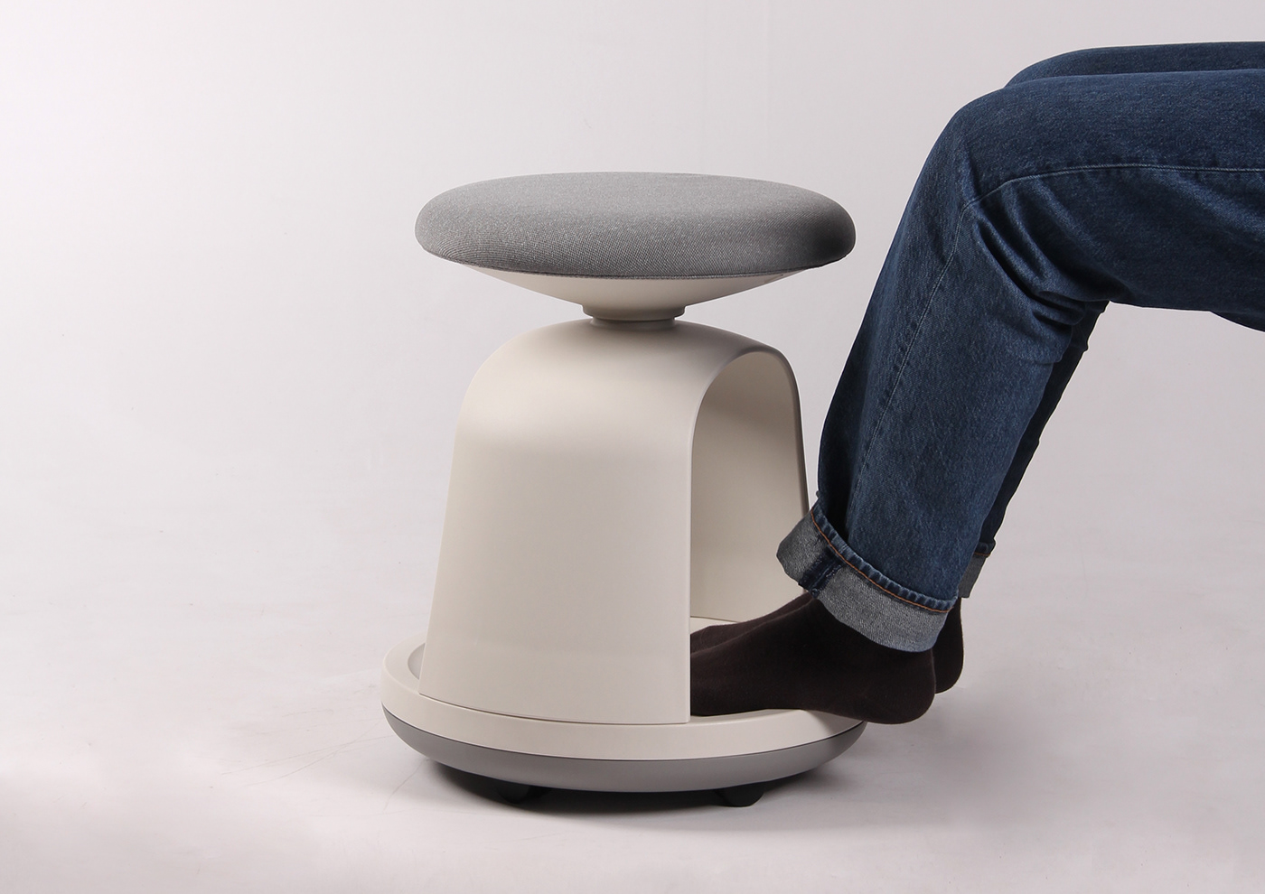 chair，wooden ，comfortable，practical，