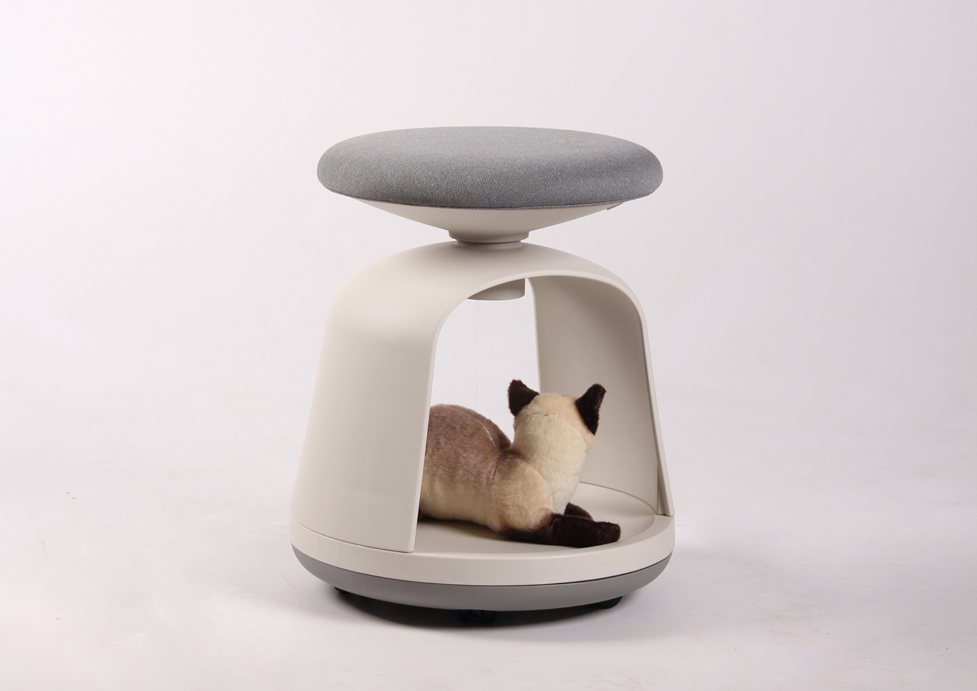 chair，wooden ，comfortable，practical，