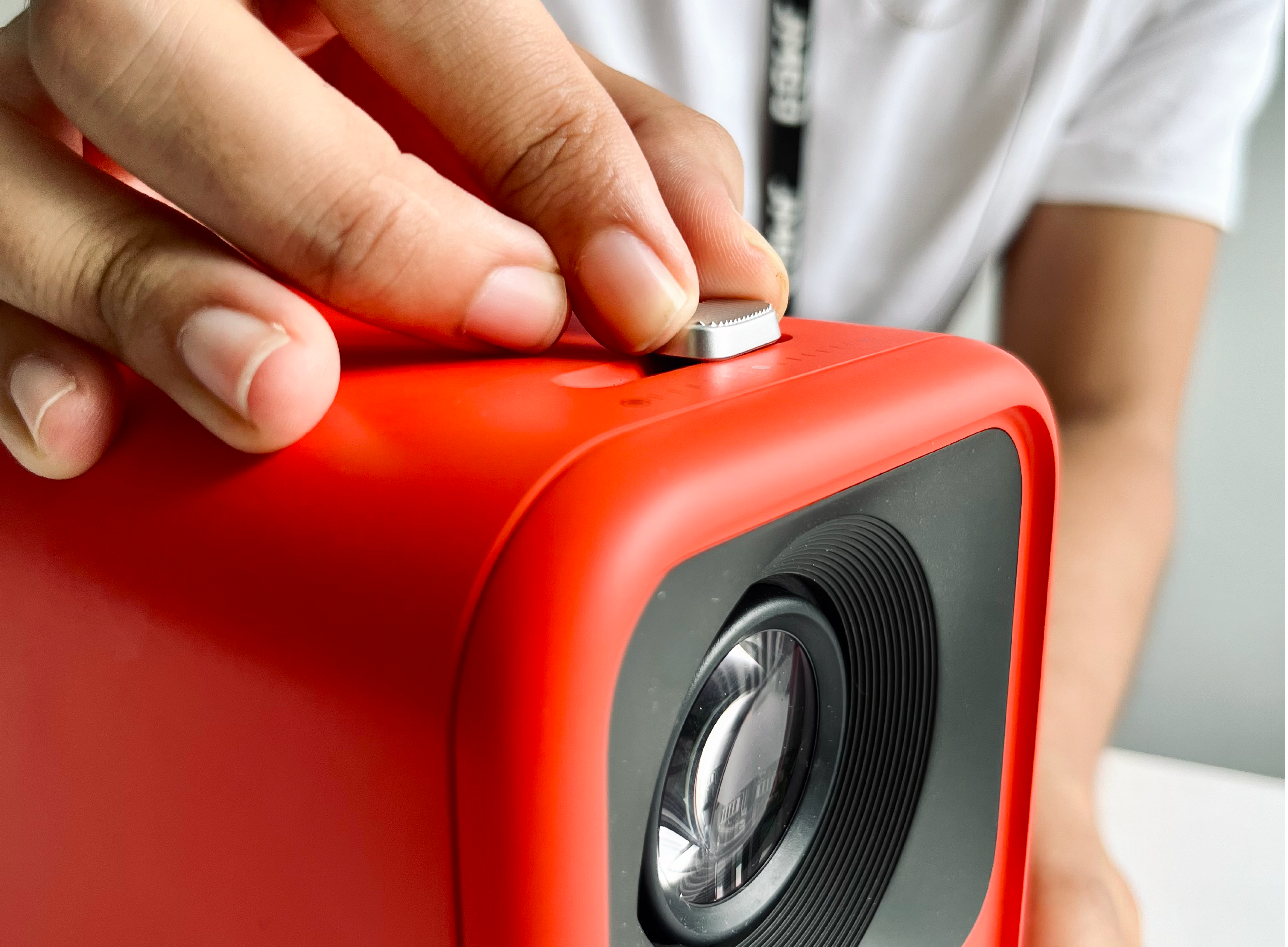 Projector，product design，electronic product，industrial design，product development ，sound，sound design ，