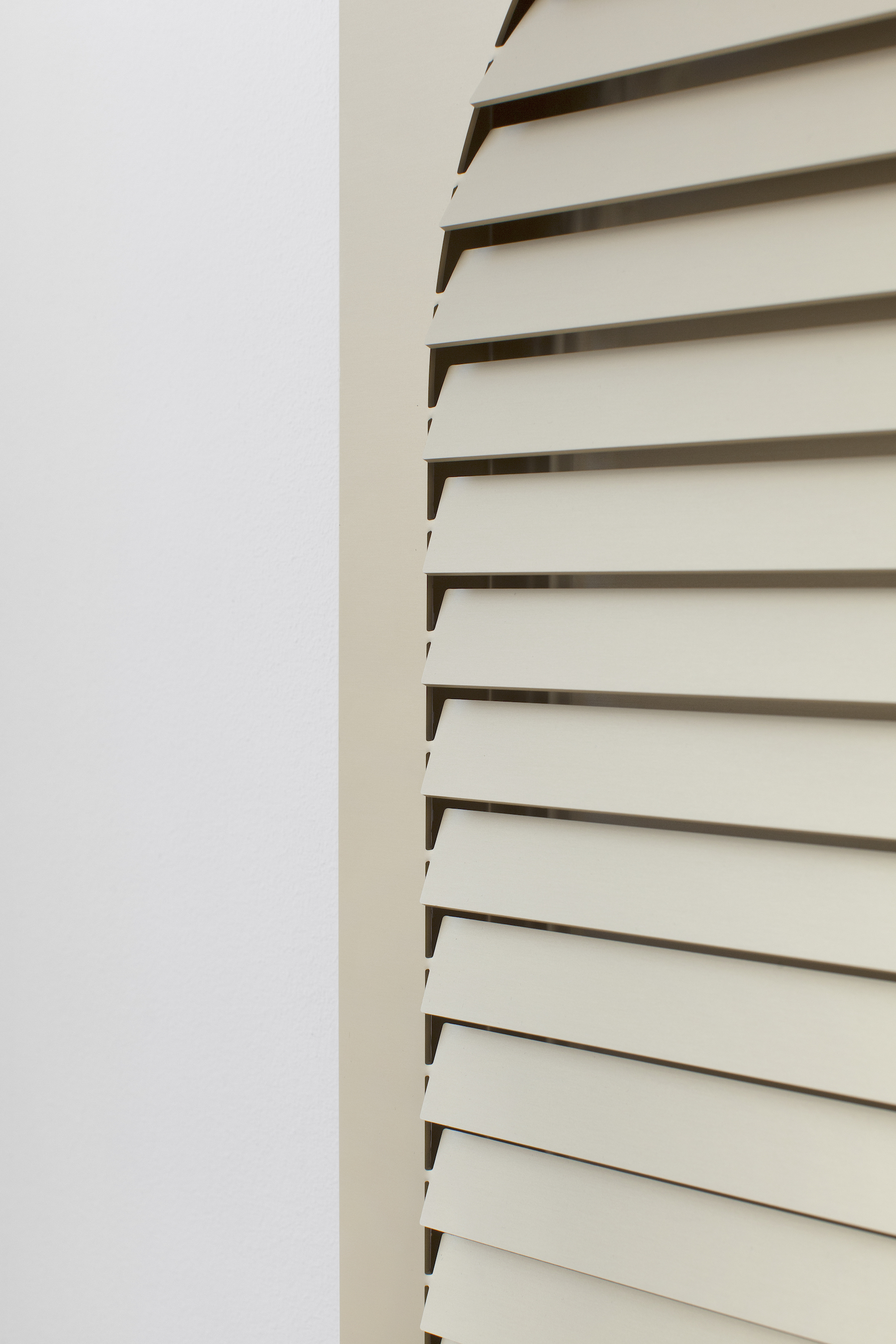 Wall lamp，aluminium，Venetian blind，