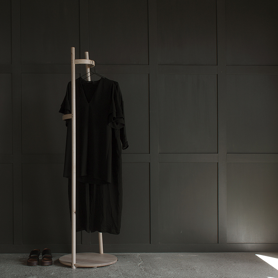 coat hanger，birch，oak，