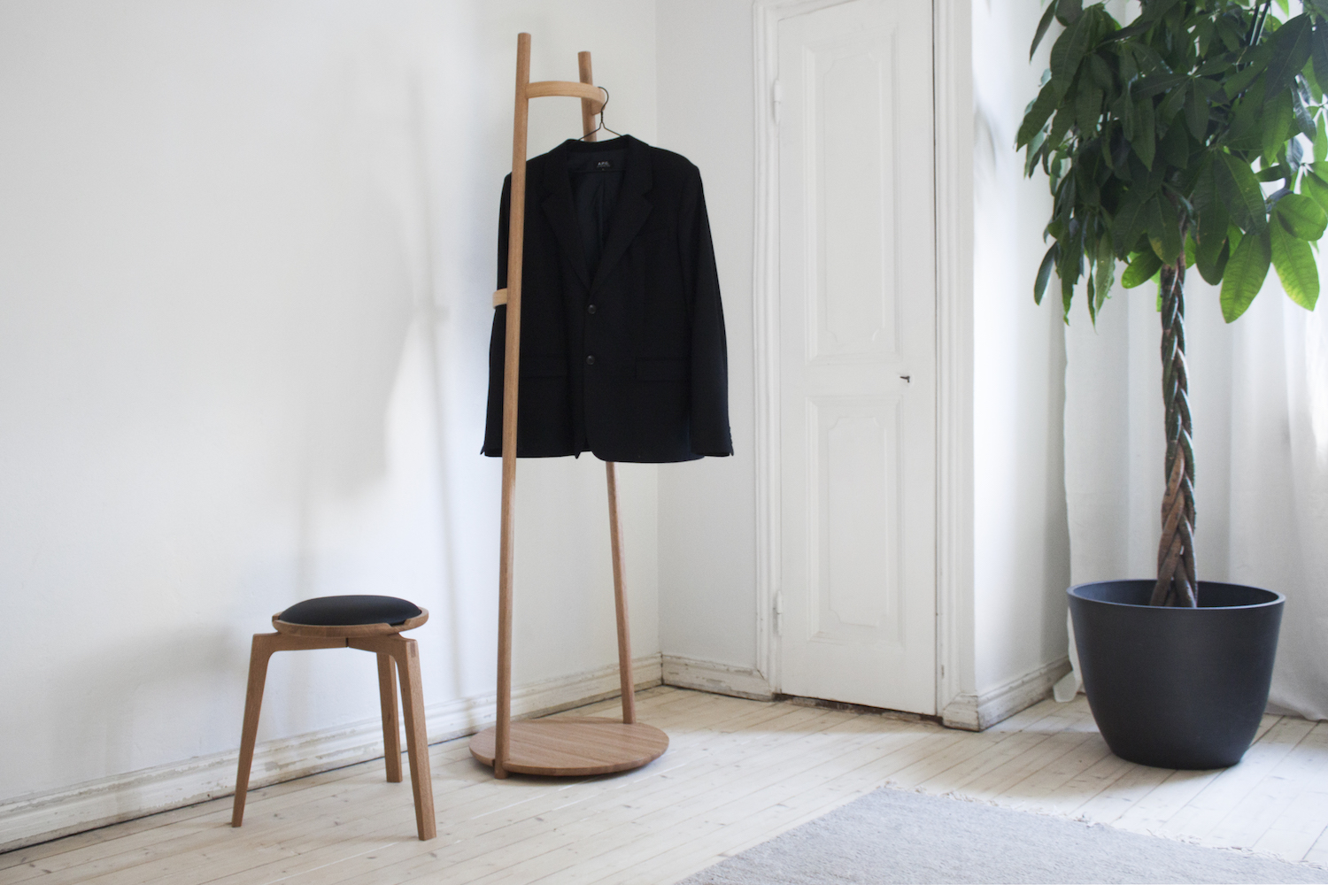 coat hanger，birch，oak，