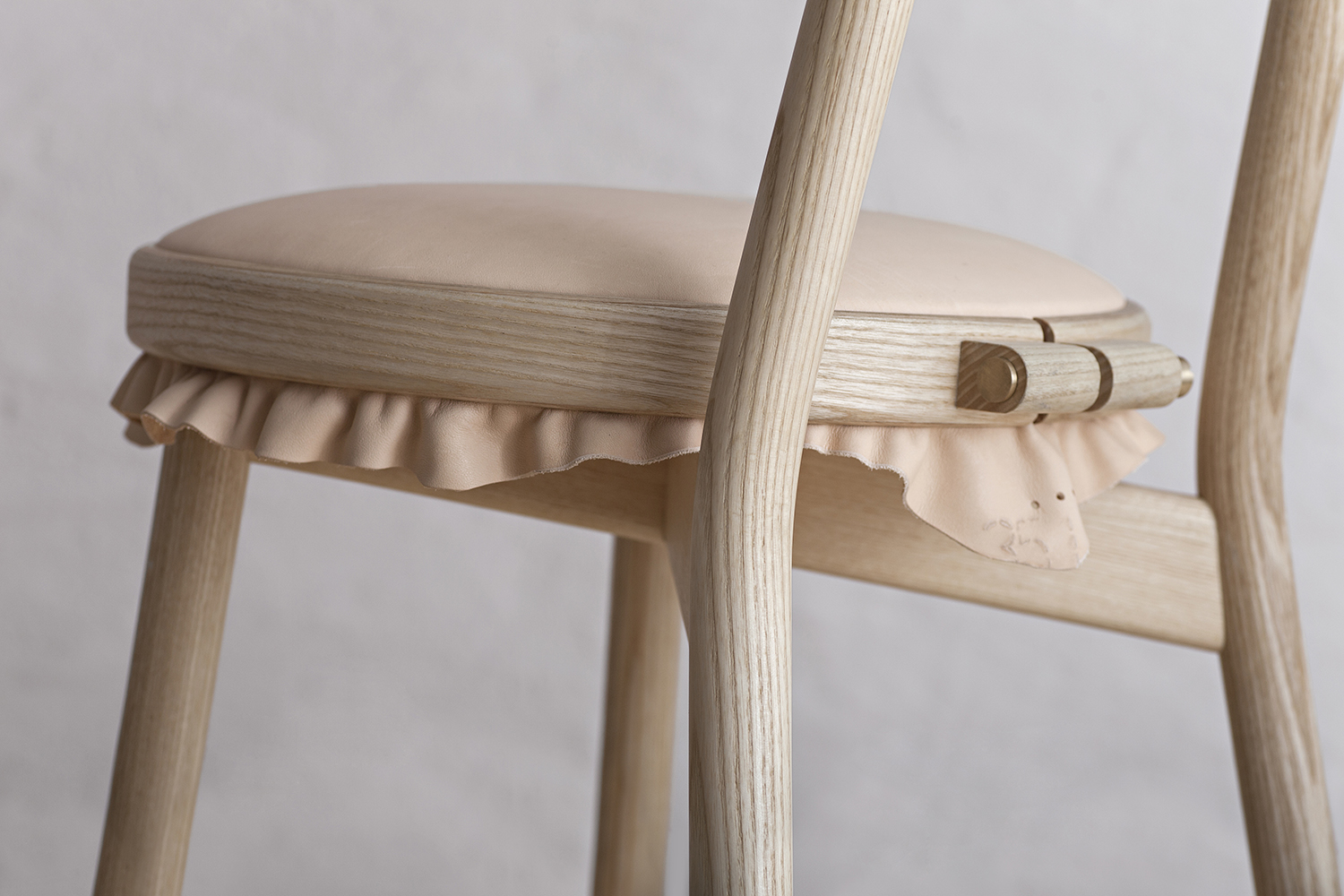 Dust Studio，canvas，chair，furniture，