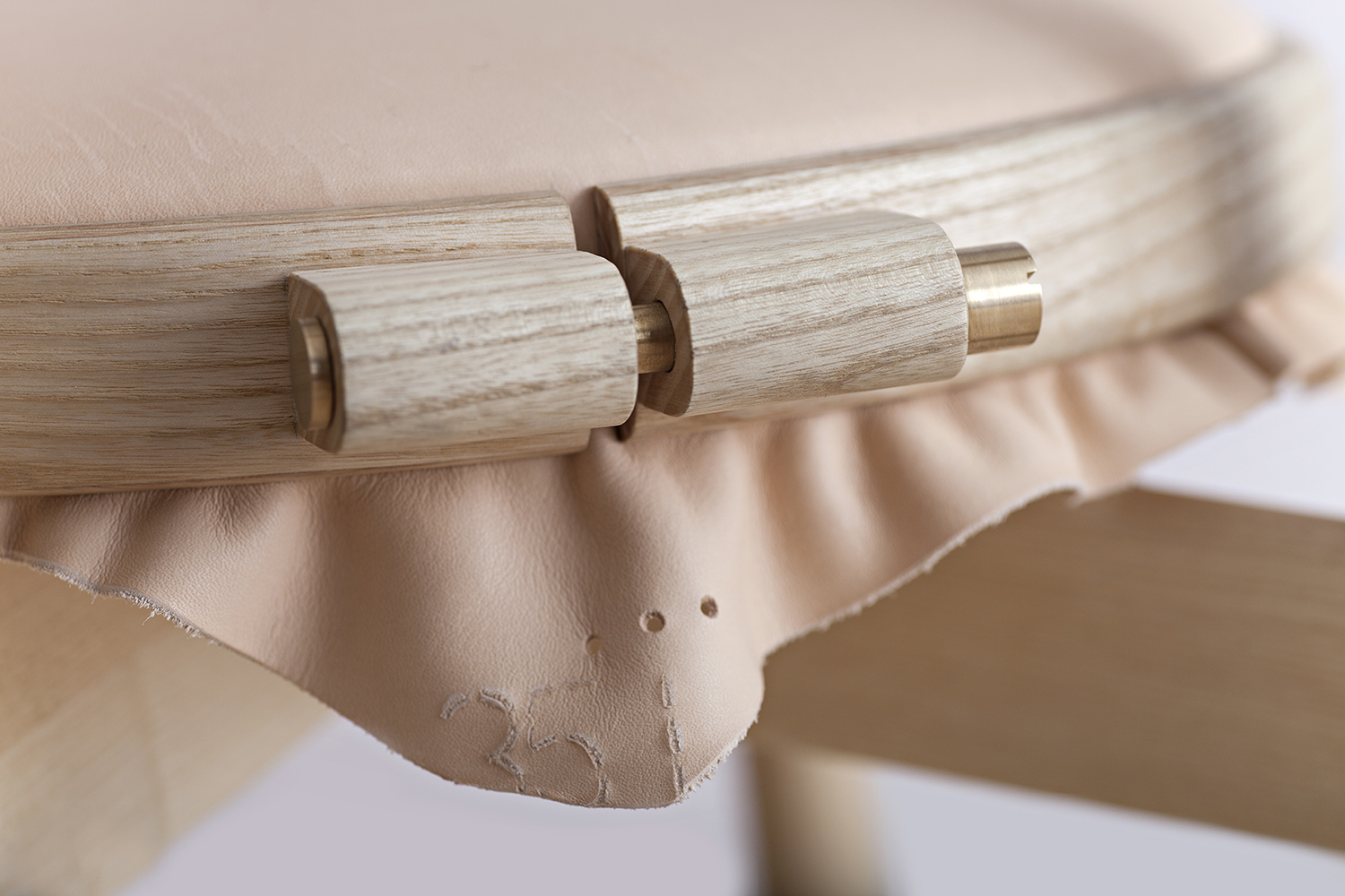 Dust Studio，canvas，chair，furniture，