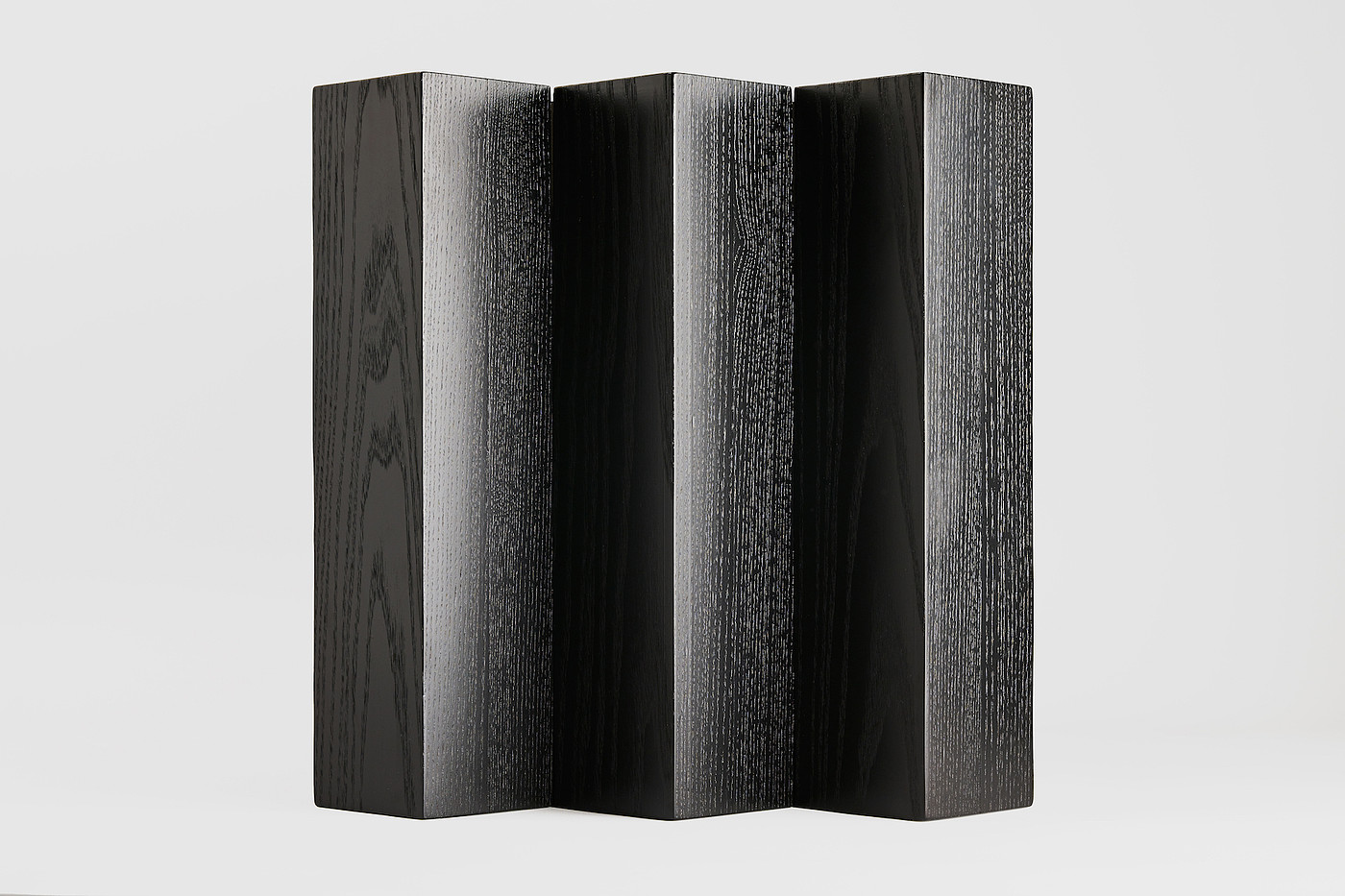 graft，TITLE，black，Sculpture，Table，