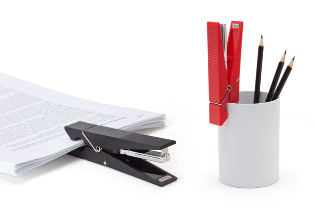 There's more than a water monster spoon，Spoon, egg white separation, hand drawn manuscript, ruler，