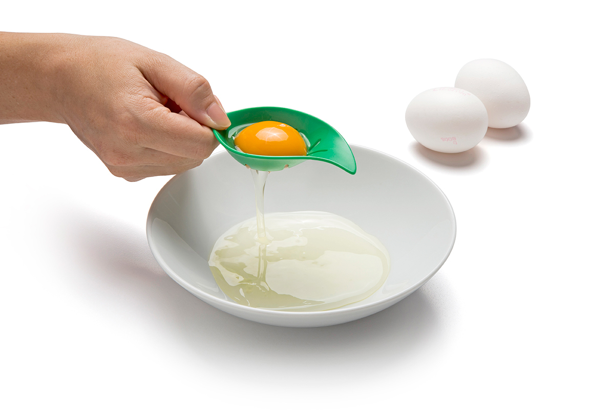 There's more than a water monster spoon，Spoon, egg white separation, hand drawn manuscript, ruler，