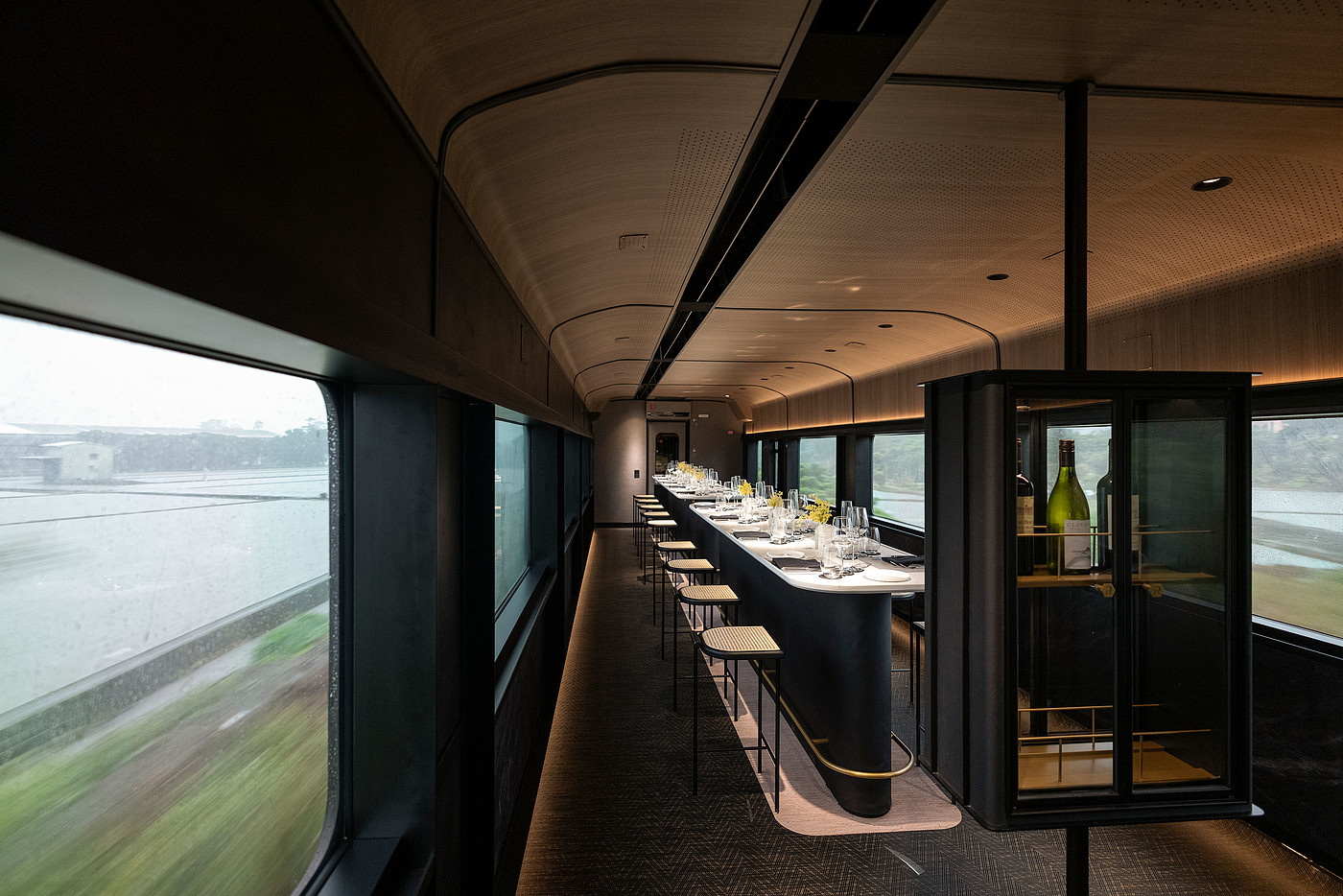 Interior design，Hospitality space，railway dining car，