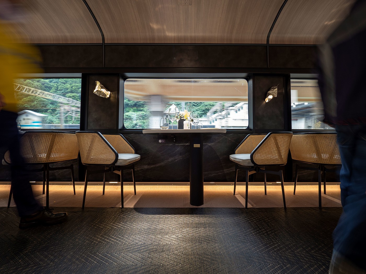 Interior design，Hospitality space，railway dining car，