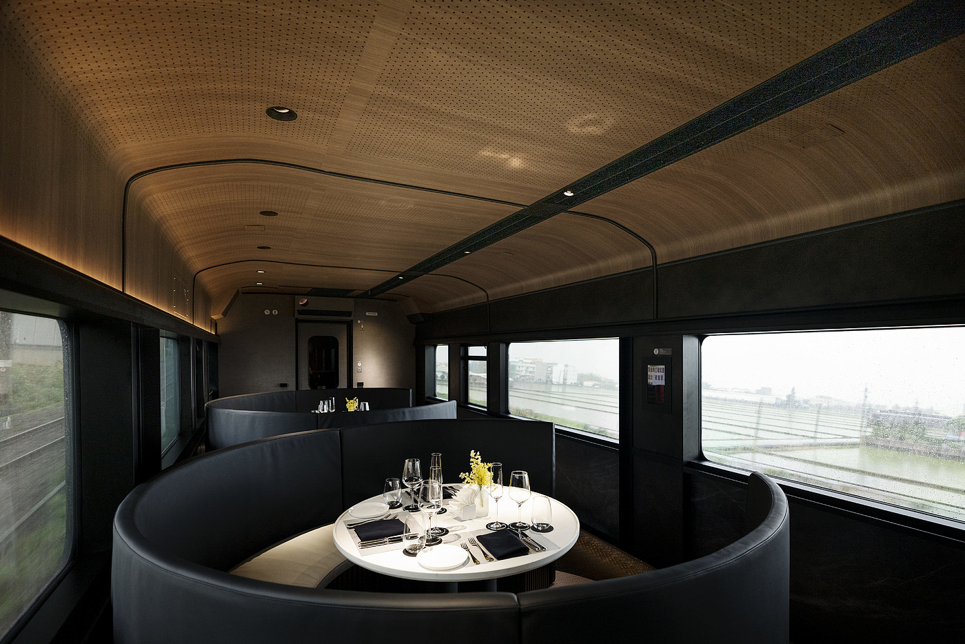 Interior design，Hospitality space，railway dining car，