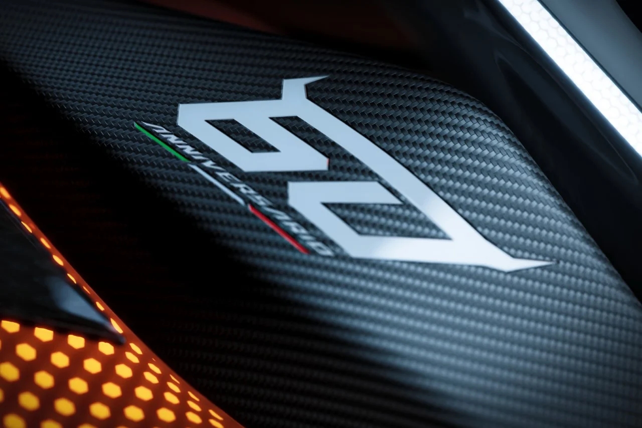 Lamborghini，sneakers，shoes，Lamborghini，