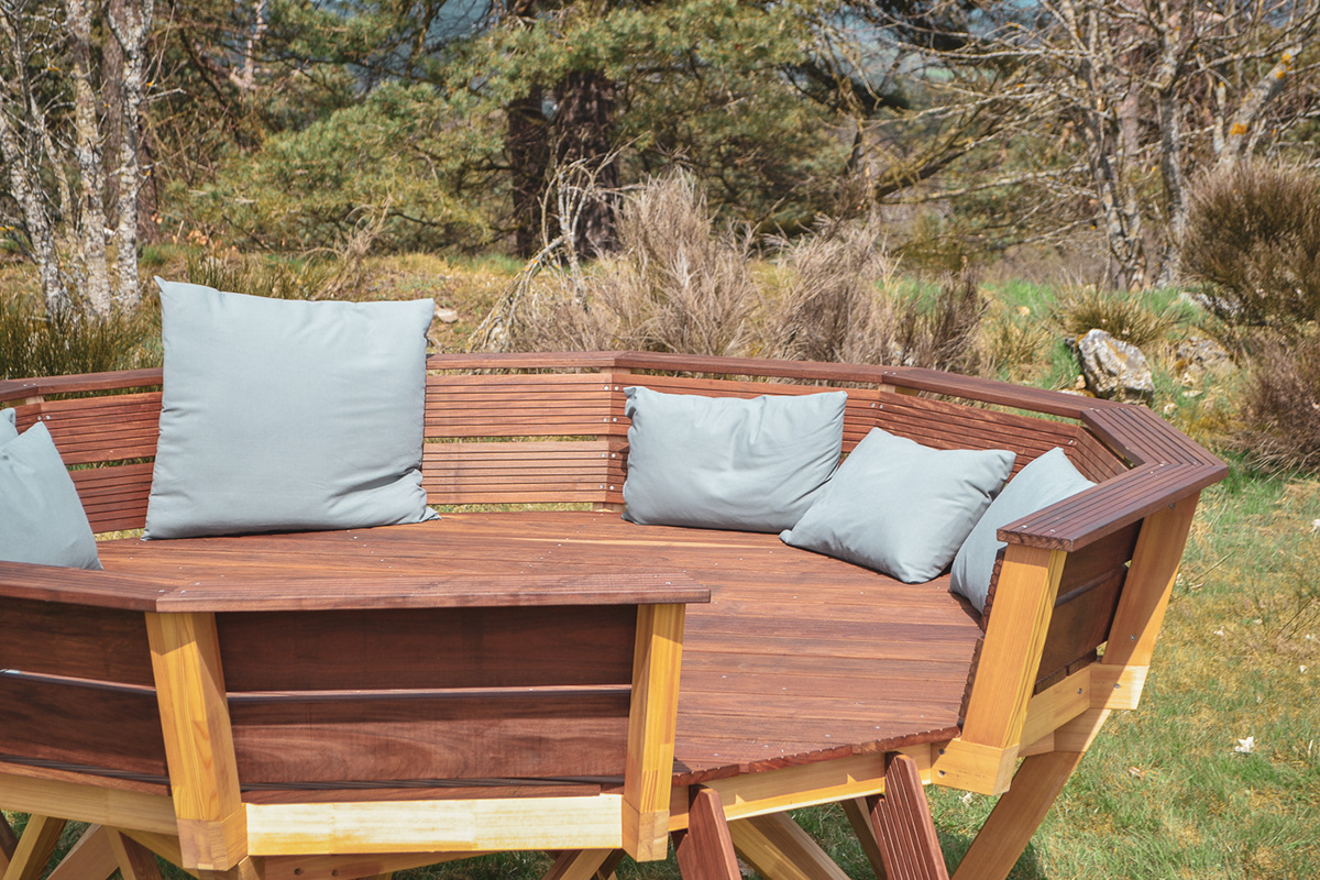 outdoors，Micro architecture，wood，corbeau，