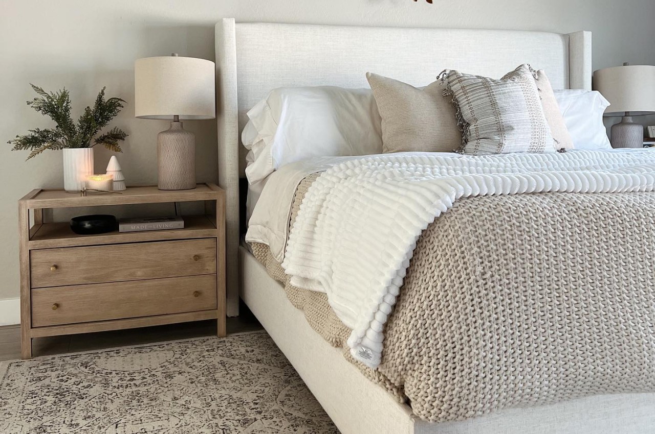 Bed，furniture，Interior design，bedroom，