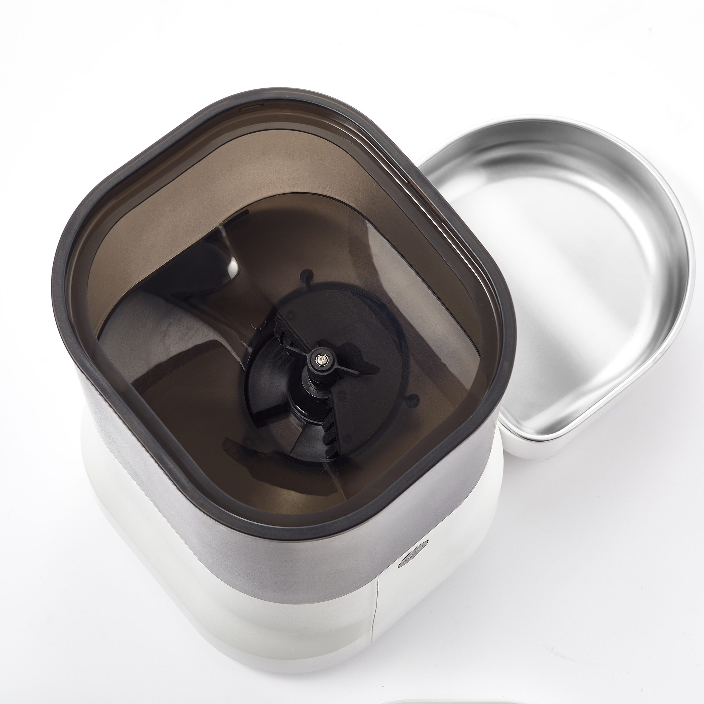 APP smart feeder，4L capacity，Timed dosing, remote feeding，Humanized Detail Design，Intelligent monitoring，Stainless Steel Food Tray，