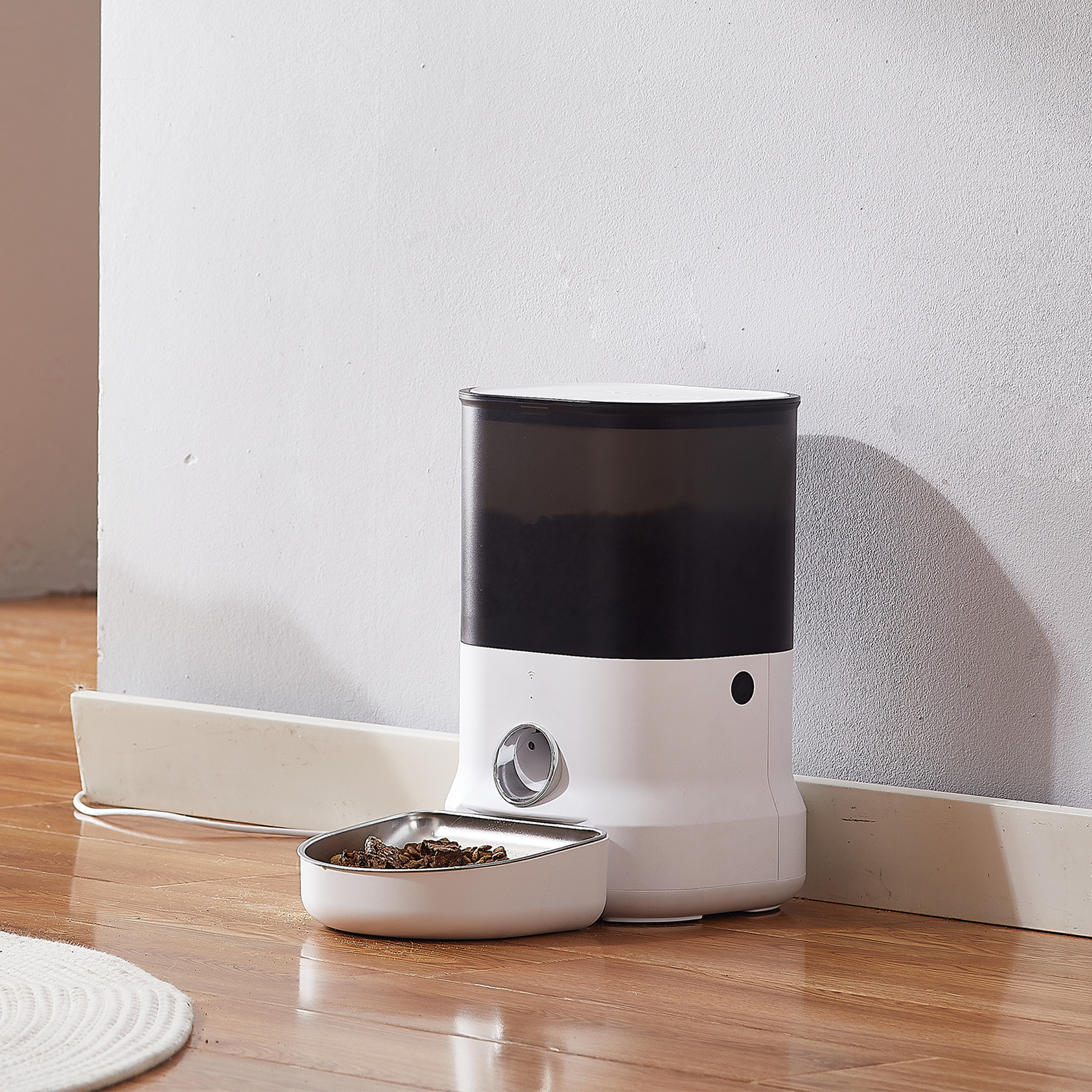APP smart feeder，4L capacity，Timed dosing, remote feeding，Humanized Detail Design，Intelligent monitoring，Stainless Steel Food Tray，