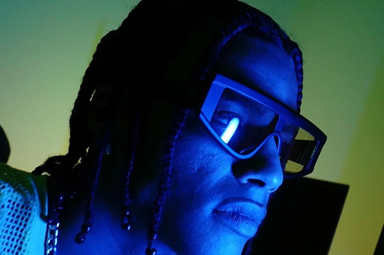 Sunglasses，Discoloration，game，