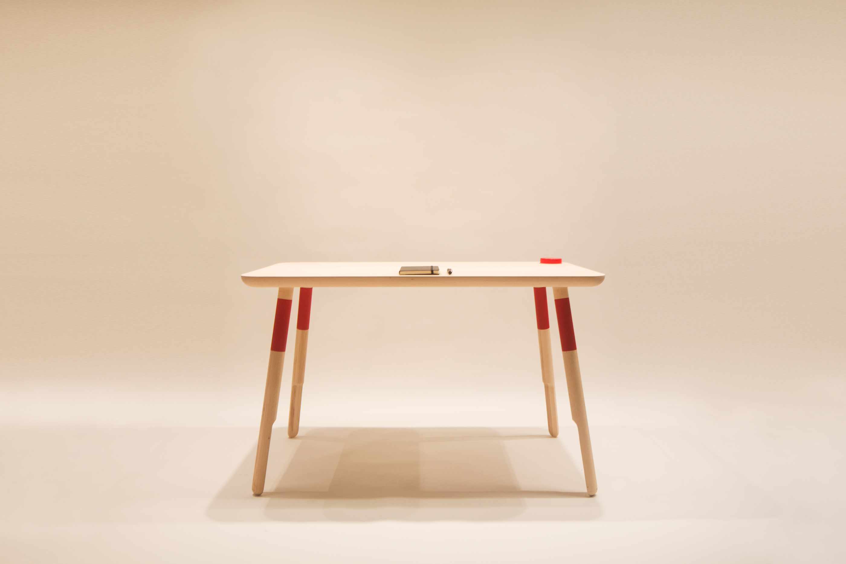 ACCD，ArtCenter，desk，