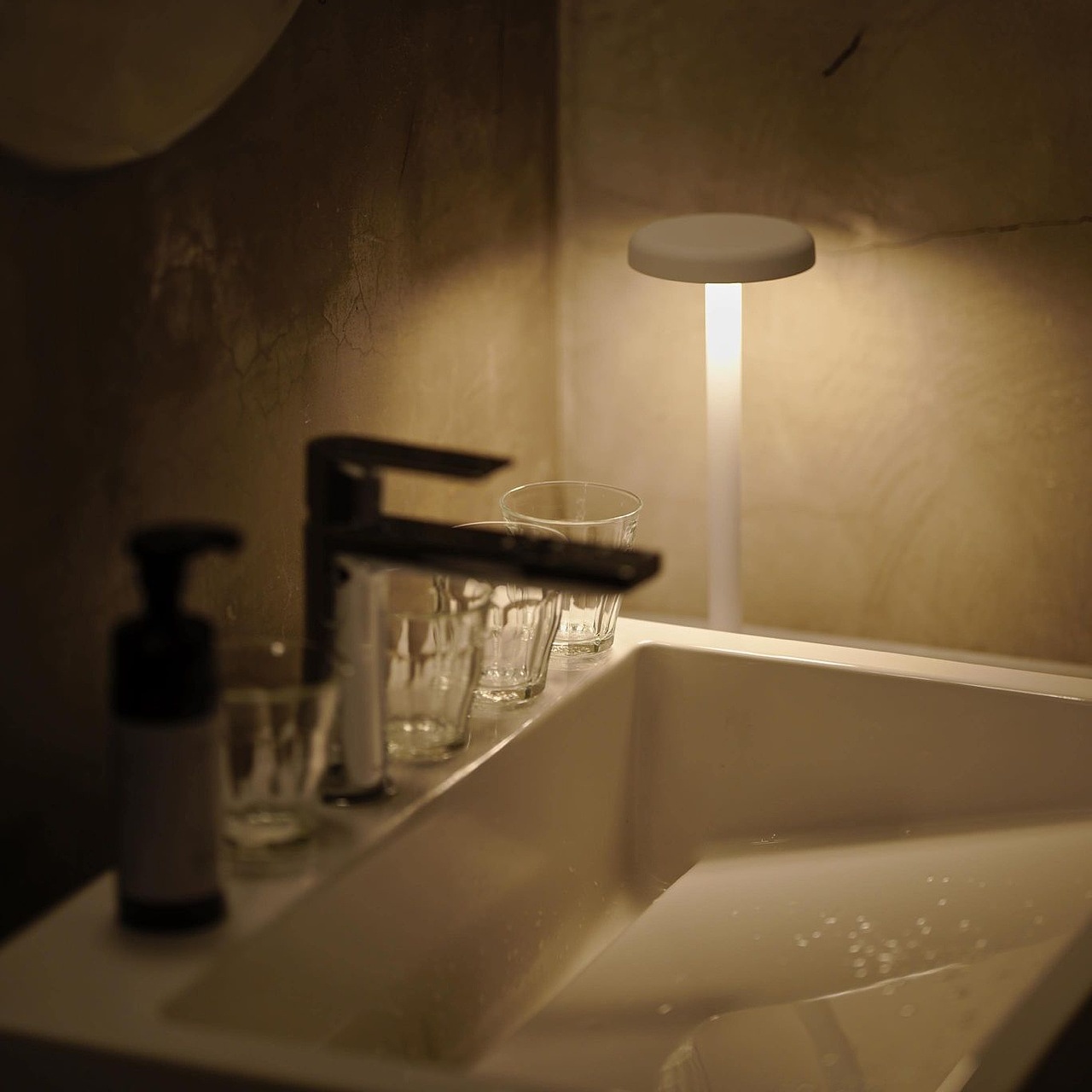 lamp，household electrical appliances，modularization，Minimalist，product design，industrial design，