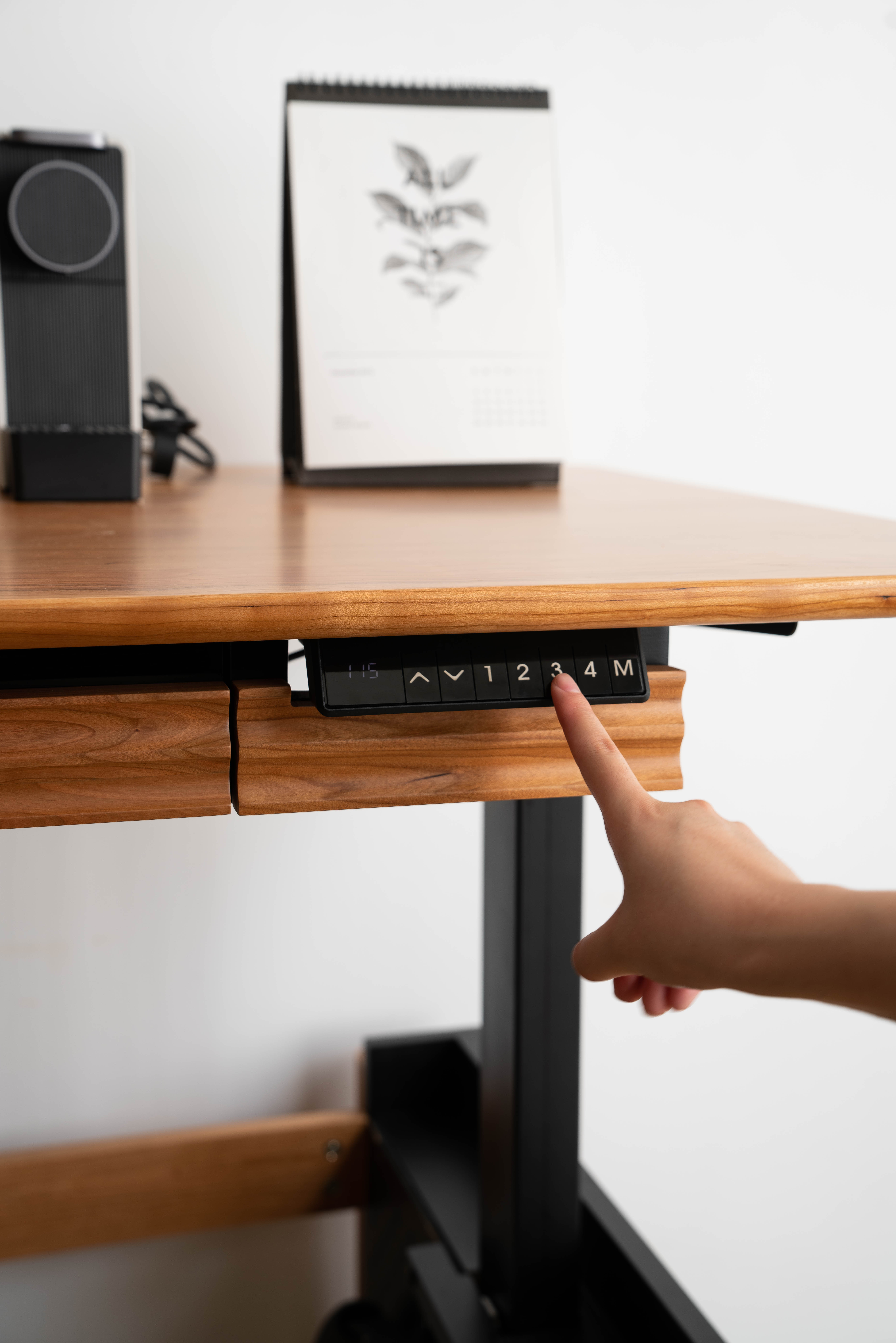 Solid wood furniture，product design，furniture design ，Lifting table，desk，