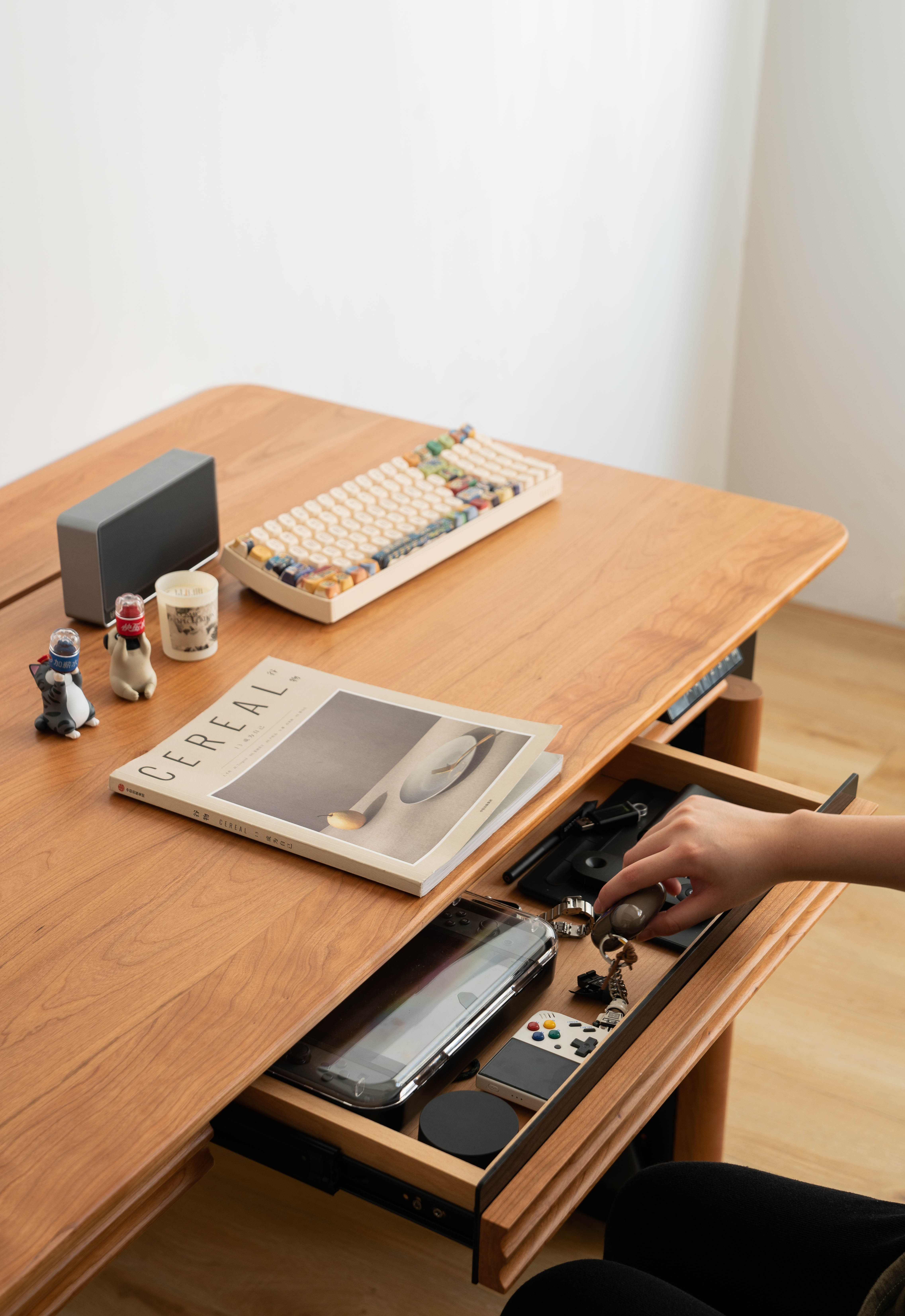 Solid wood furniture，product design，furniture design ，Lifting table，desk，