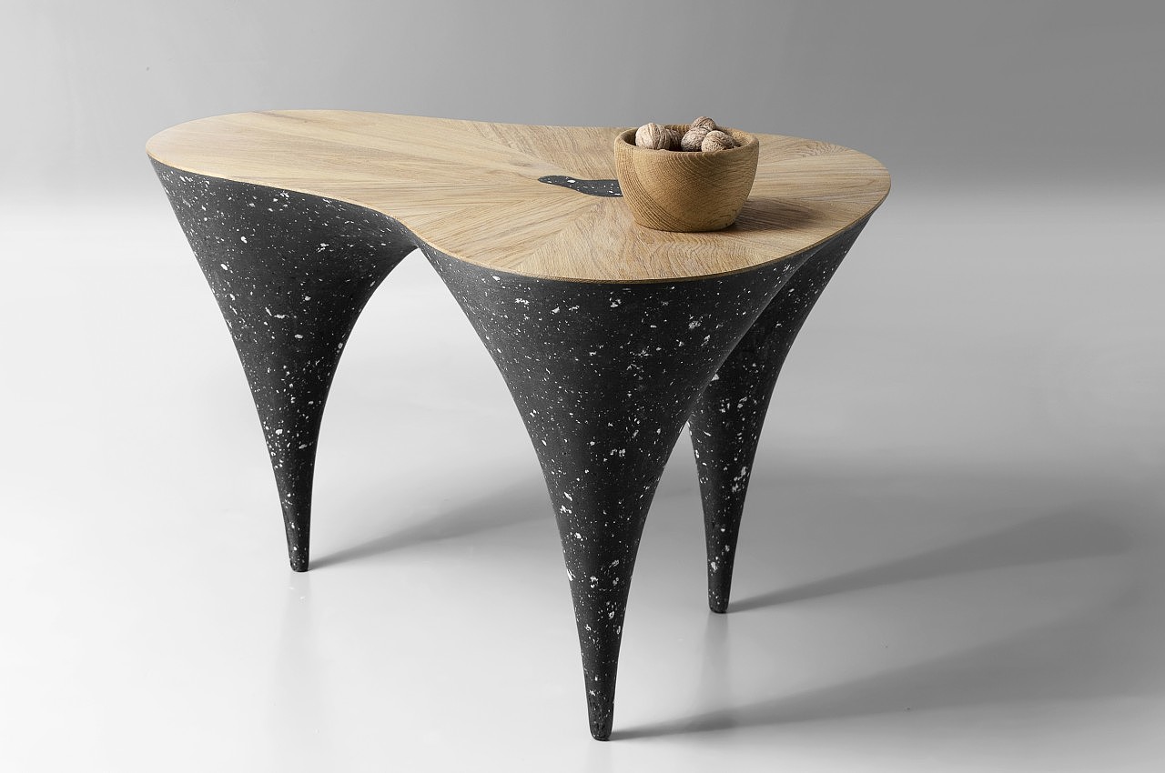 Coffee table，furniture，a living room，