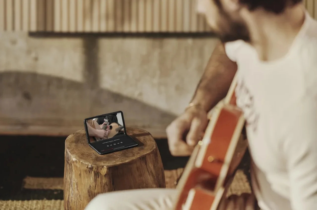 mobile phone，fold，Google，