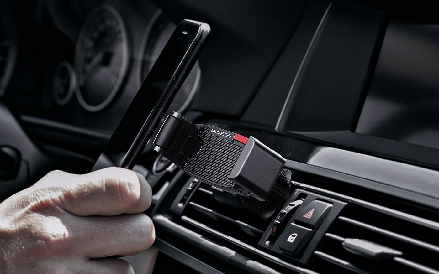 Mobile phone bracket，Mobile phone holder，Intelligent mobile phone，Car air outlet，safe driving，Magnetic phone holder，iPhone，MagSafe，