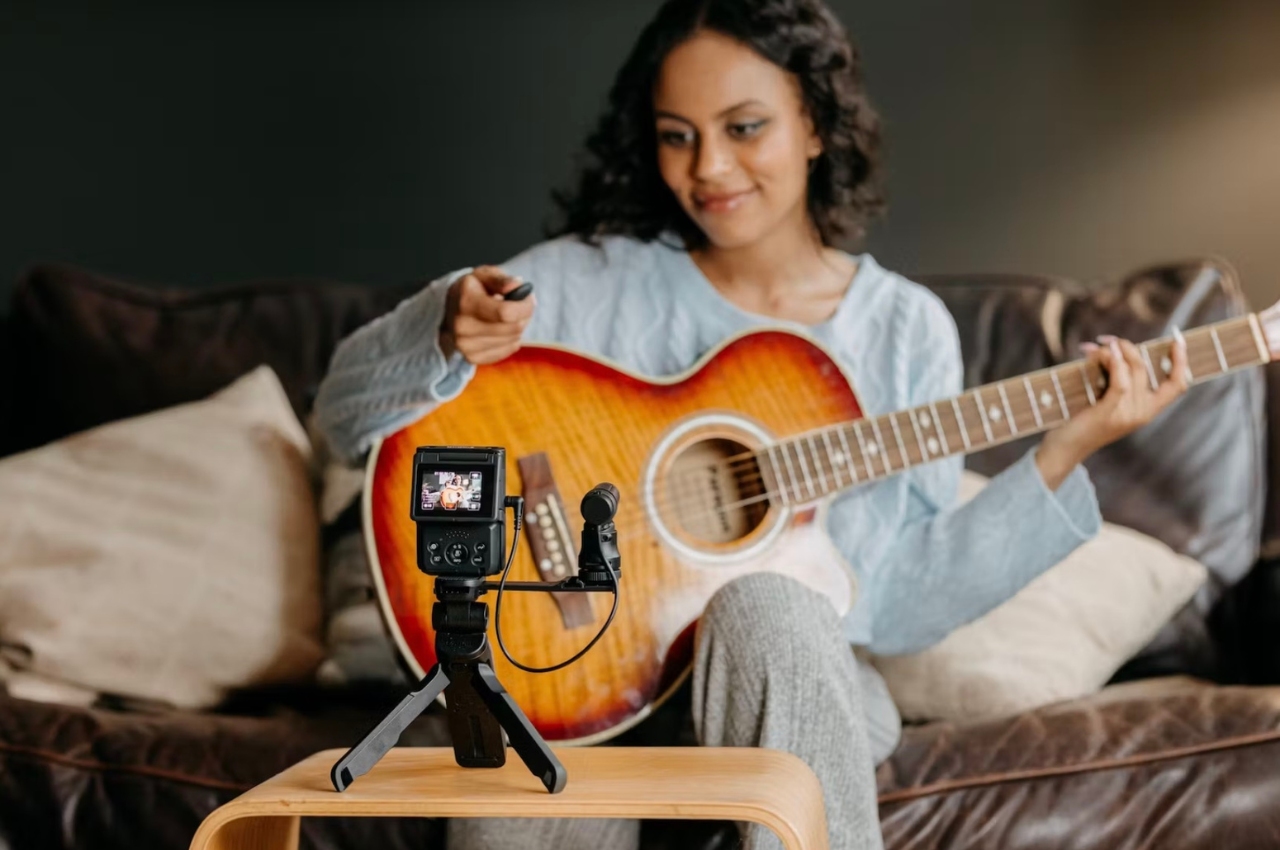 Canon，CANON POWERSHOT V10，video camera，Digital，