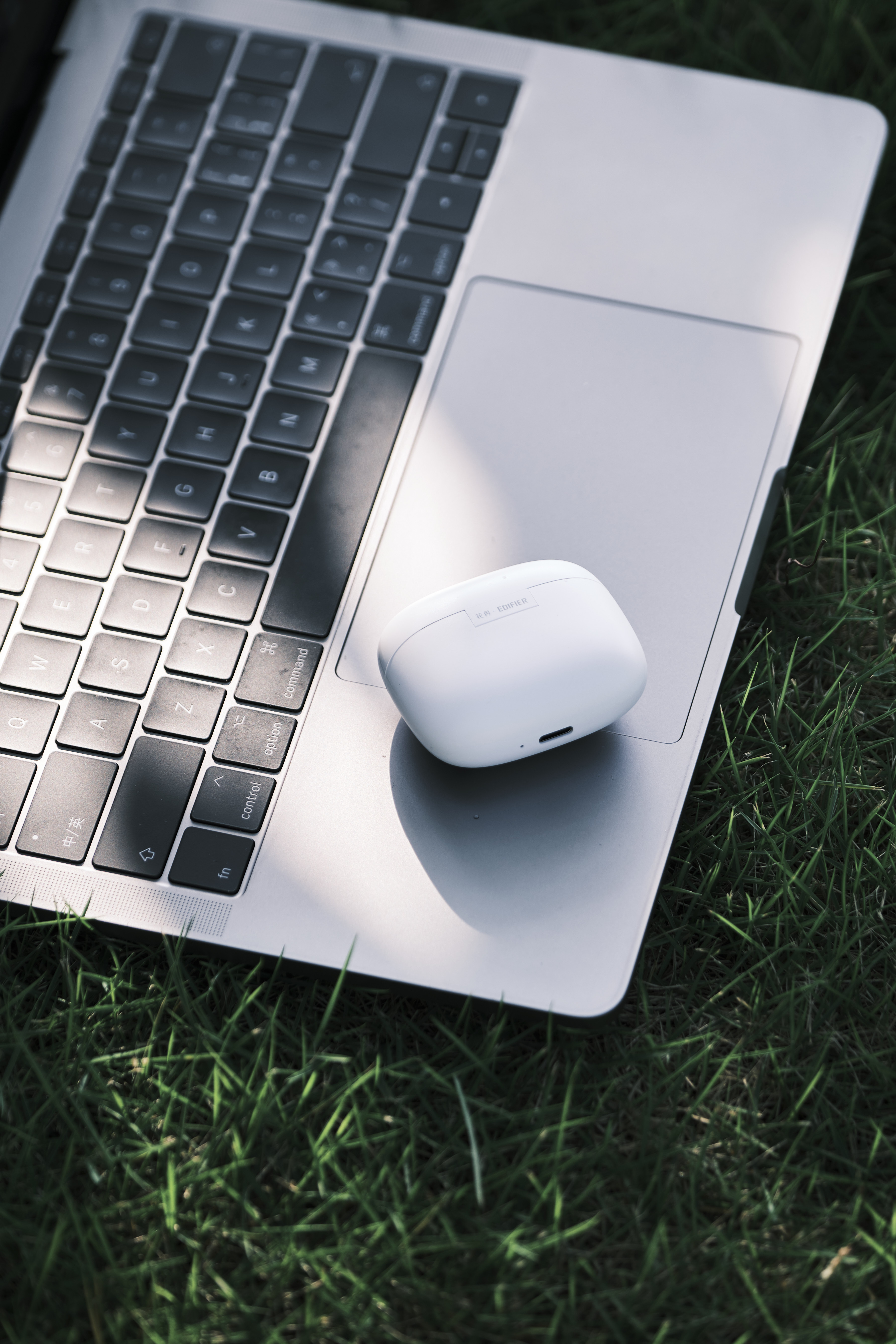 tws，headset，Bluetooth headset，Design，