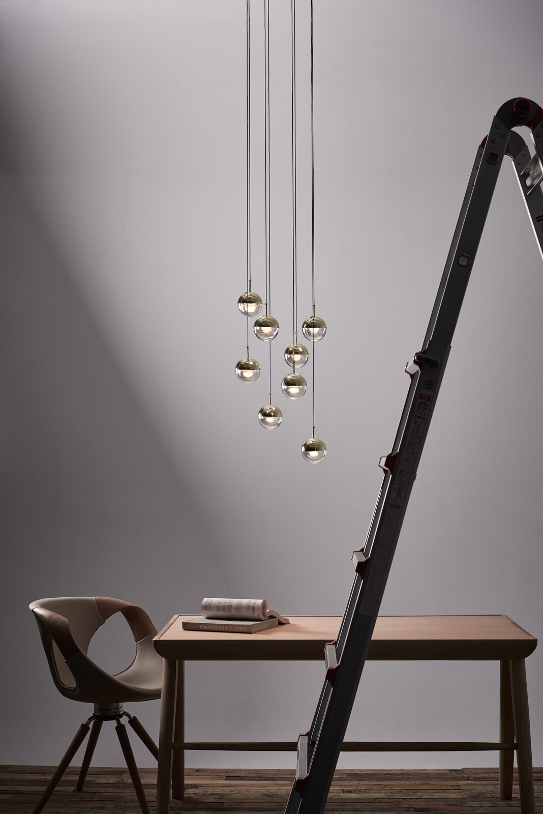 Bedside lamp，Warm light，Metal，geometry，