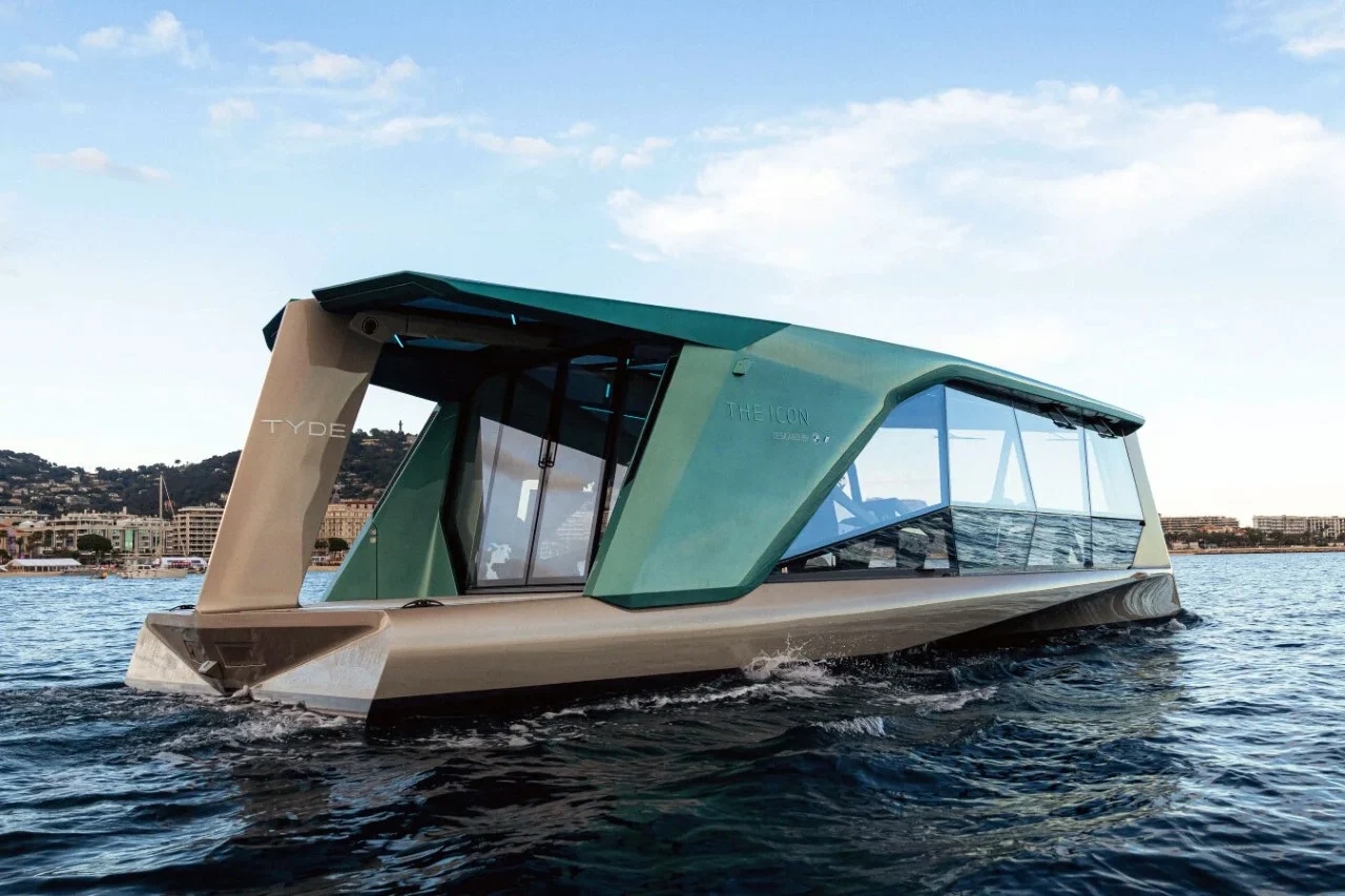 yacht，bmw，luxury，hydrofoil boat，
