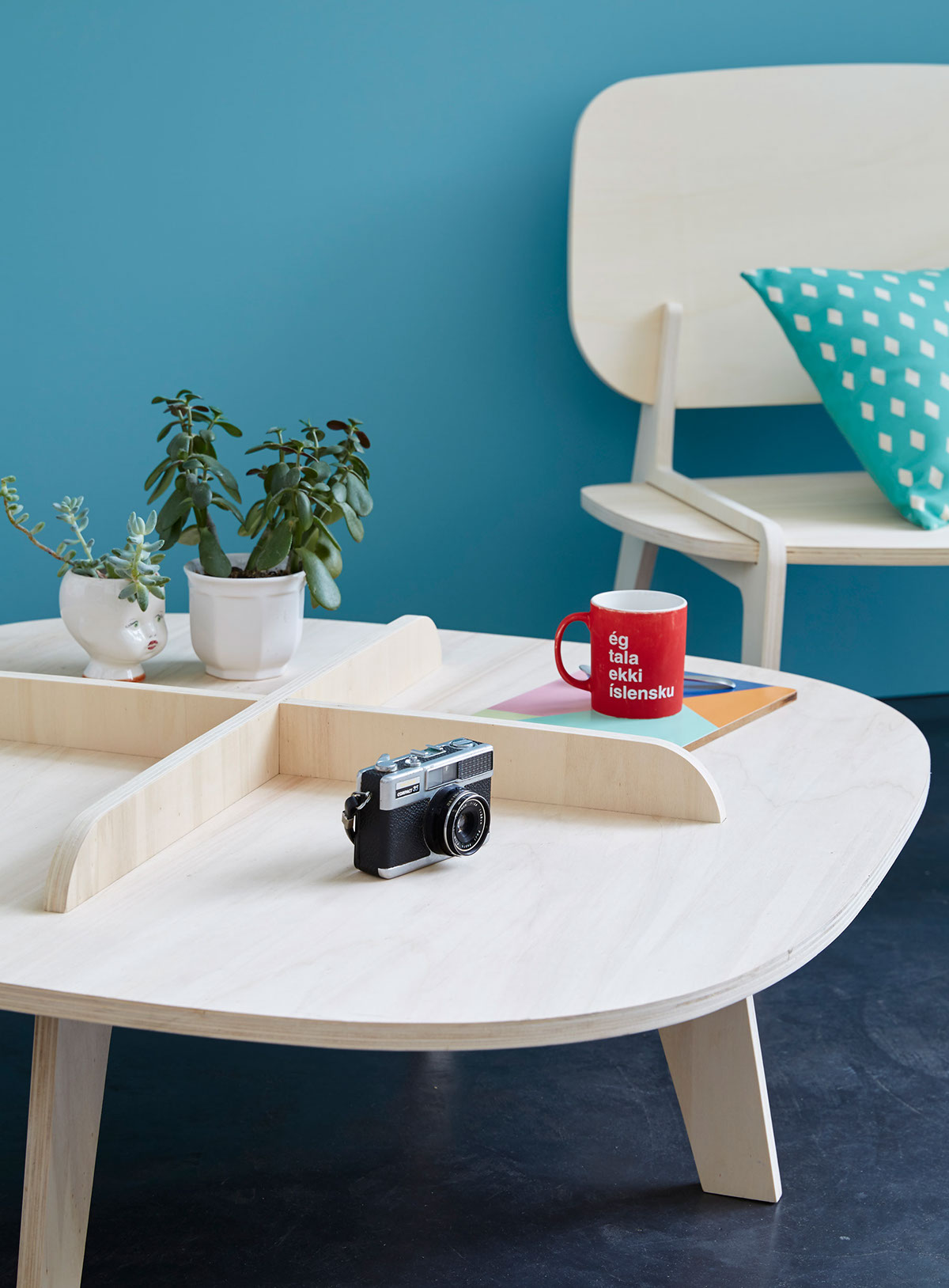 shuttlecock，Feather，USB drive，beat all，furniture，assemble，Wood marble combination，Easy to assemble，Picture frame，Flowerpot，Potted plants，two-dimensional，three-dimensional，Porcelain，tableware，Pinecone，Hand drawing，