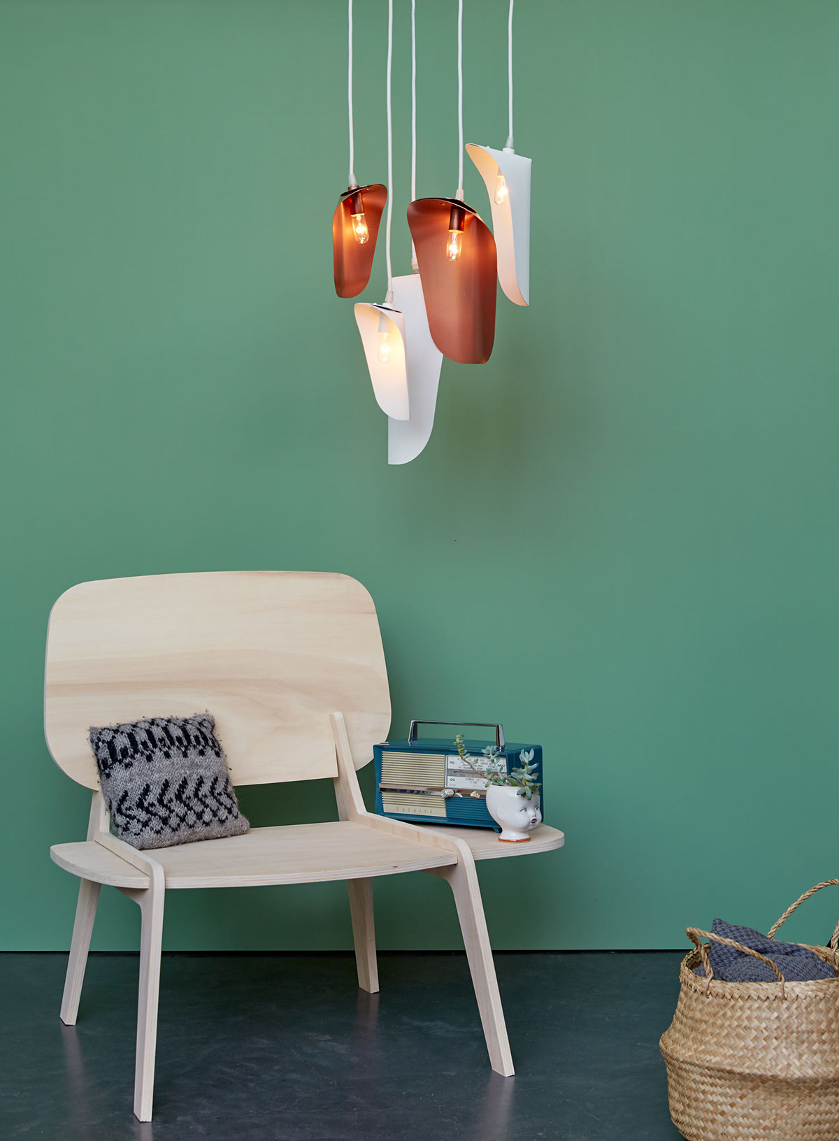 shuttlecock，Feather，USB drive，beat all，furniture，assemble，Wood marble combination，Easy to assemble，Picture frame，Flowerpot，Potted plants，two-dimensional，three-dimensional，Porcelain，tableware，Pinecone，Hand drawing，